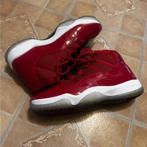 Air Jordan 11 Retro "Win Like '96" - Gym Red - Size 9